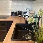 Apartment Renoviertes Monteurhaus In Im Altbau-flair Für 10 Personen! *
