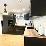 Renoviertes Monteurhaus In Im Altbau-flair Für 10 Personen!