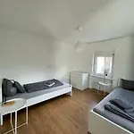 Renoviertes Monteurhaus In Im Altbau-flair Für 10 Personen! * Ochtendung