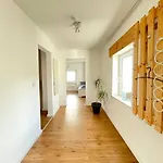 Renoviertes Monteurhaus In Im Altbau-flair Für 10 Personen! Apartment