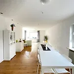 Apartment Renoviertes Monteurhaus In Im Altbau-flair Für 10 Personen! *