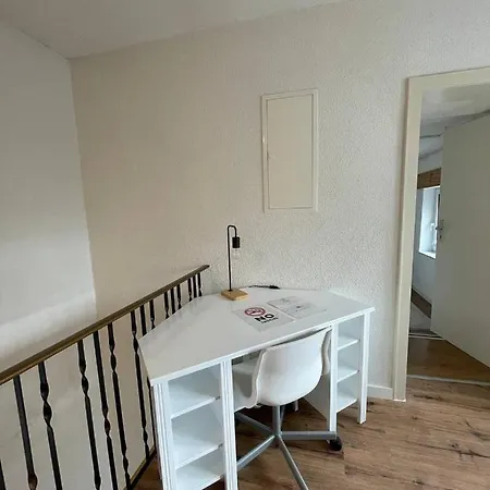 Renoviertes Monteurhaus In Im Altbau-flair Fuer 10 Personen! Apartmán *