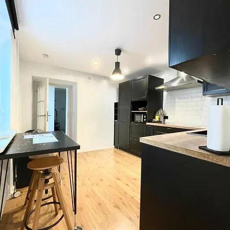 Renoviertes Monteurhaus In Im Altbau-flair Fuer 10 Personen!