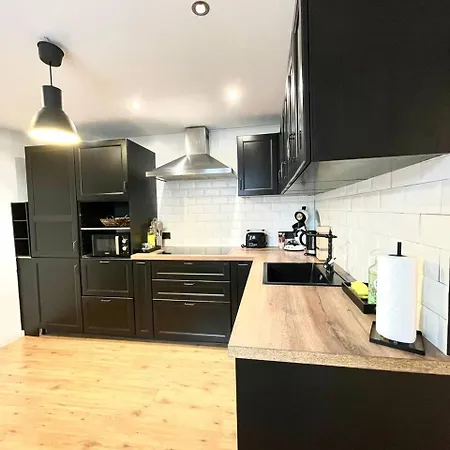 Renoviertes Monteurhaus In Im Altbau-flair Fuer 10 Personen!