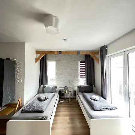Renoviertes Monteurhaus In Im Altbau-flair Fuer 10 Personen! *