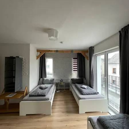 Renoviertes Haus In Im Altbau-flair Fuer 10 Personen! Apartment Ochtendung