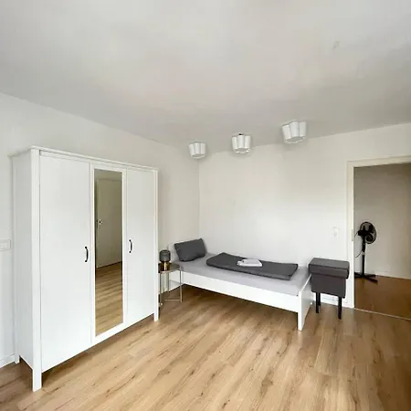 Renoviertes Monteurhaus In Im Altbau-flair Für 10 Personen! *