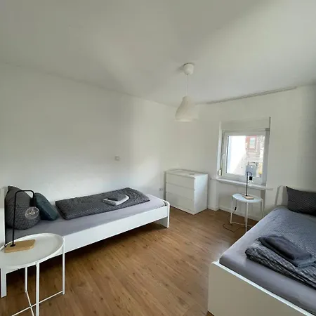 Renoviertes Monteurhaus In Im Altbau-flair Fuer 10 Personen! * Ochtendung