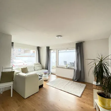 Renoviertes Haus In Im Altbau-flair Fuer 10 Personen! Apartment *