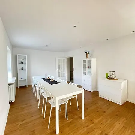 Renoviertes Haus In Im Altbau-flair Fuer 10 Personen! Apartment Ochtendung