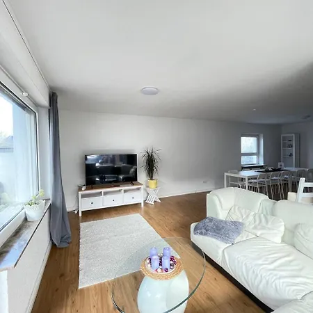 Apartmán Renoviertes Monteurhaus In Im Altbau-flair Fuer 10 Personen! Ochtendung