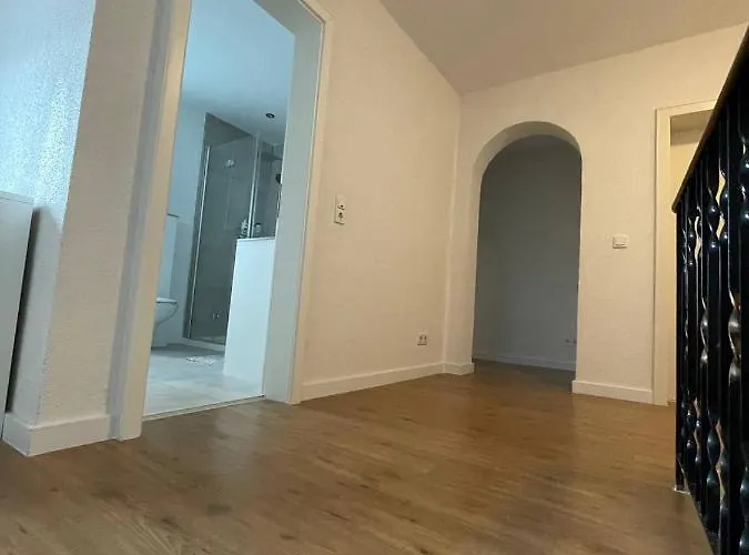 Renoviertes Haus In Im Altbau-flair Fuer 10 Personen! *