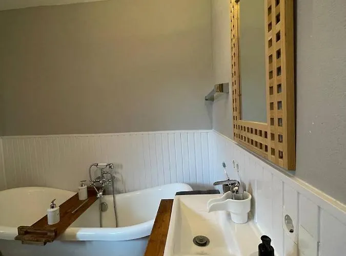 Renoviertes Haus In Im Altbau-flair Fuer 10 Personen! Apartamento *