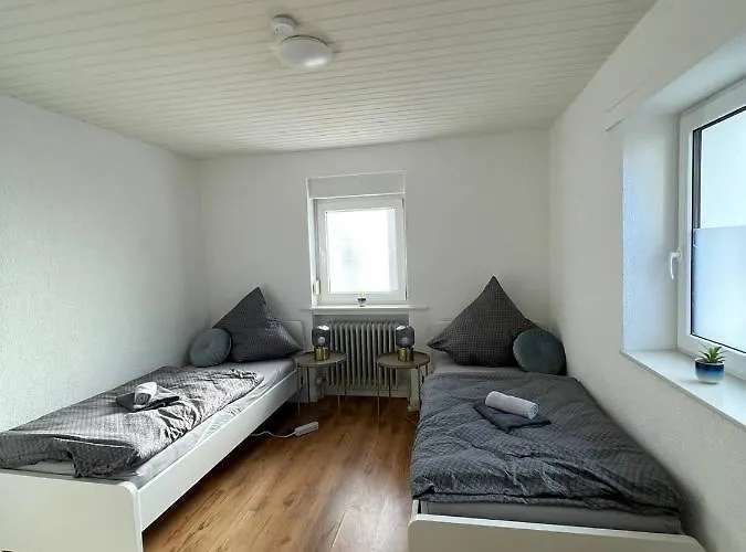 Renoviertes Haus In Im Altbau-flair Fuer 10 Personen!