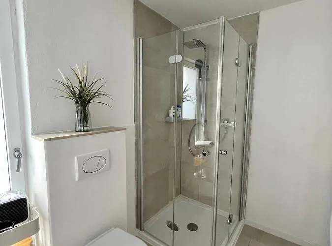 Apartamento Renoviertes Haus In Im Altbau-flair Fuer 10 Personen!