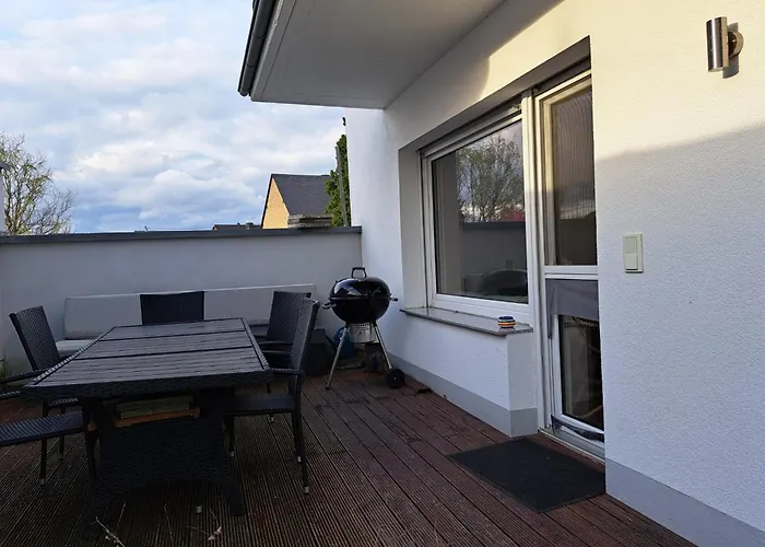 Apartamento Renoviertes Haus In Im Altbau-flair Fuer 10 Personen!