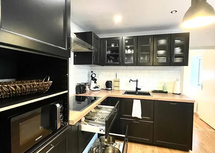 Renoviertes Haus In Im Altbau-flair Fuer 10 Personen! *