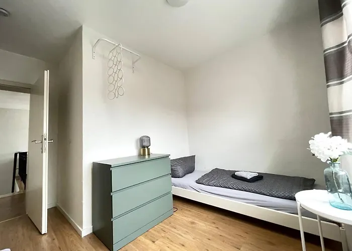 Renoviertes Haus In Im Altbau-flair Fuer 10 Personen! Apartamento