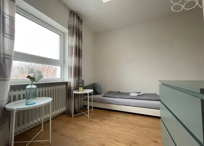 Apartamento Renoviertes Haus In Im Altbau-flair Fuer 10 Personen!