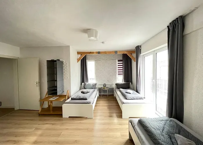 Apartamento Renoviertes Haus In Im Altbau-flair Fuer 10 Personen!