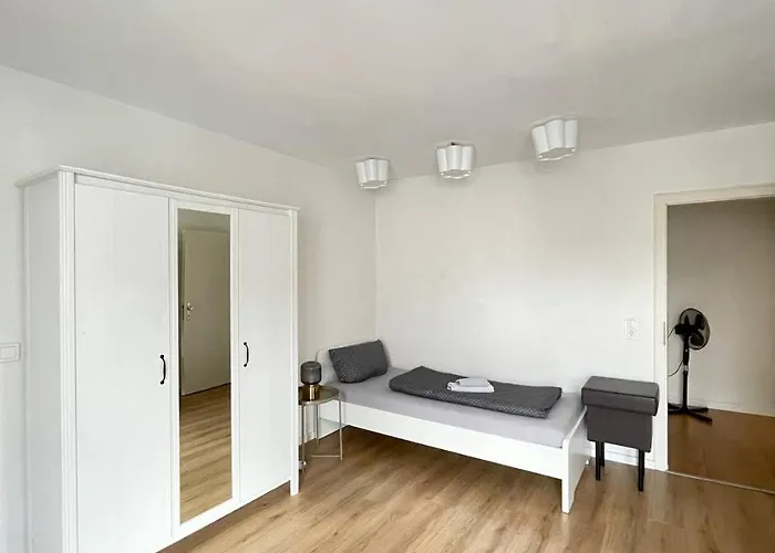 Renoviertes Haus In Im Altbau-flair Fuer 10 Personen! *