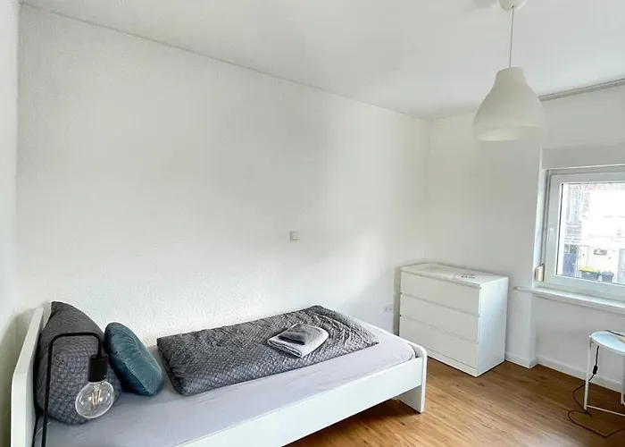 Renoviertes Haus In Im Altbau-flair Fuer 10 Personen! *