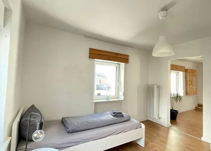 Renoviertes Haus In Im Altbau-flair Fuer 10 Personen! Ochtendung