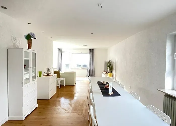 Apartamento Renoviertes Haus In Im Altbau-flair Fuer 10 Personen! *