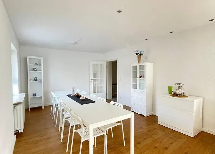 Renoviertes Haus In Im Altbau-flair Fuer 10 Personen! Apartamento Ochtendung