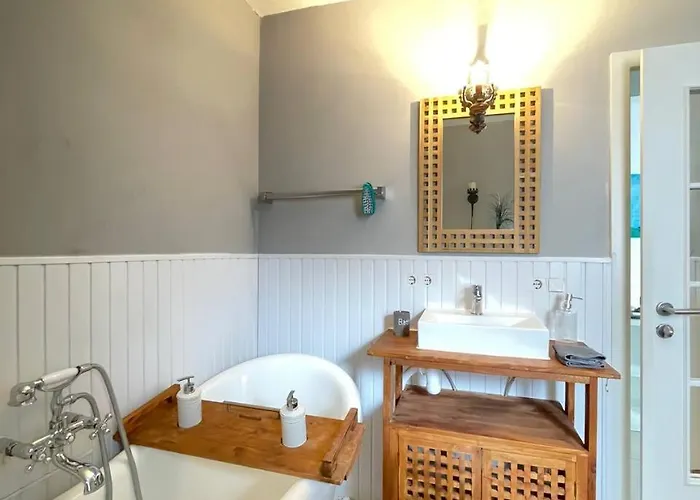 Renoviertes Haus In Im Altbau-flair Fuer 10 Personen! *